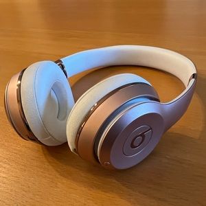 SOLD Beats Headphones Solo 3 WITH Charger! SOLD